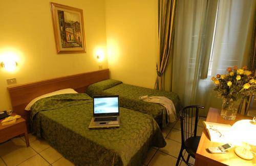 Hotel 22 Marzo, Milan