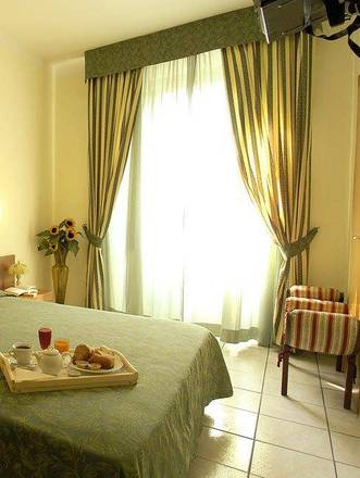 Hotel 22 Marzo, Milan