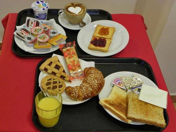 Hotel 22 Marzo, Milan